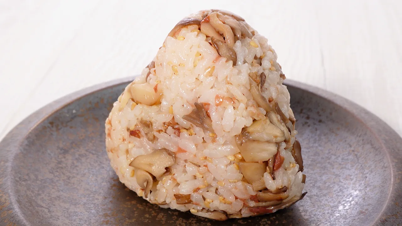 梅まいたけおにぎり